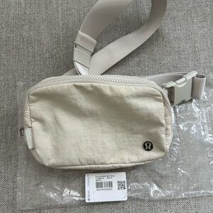 lululemon athletica Beige Everywhere Belt Bag